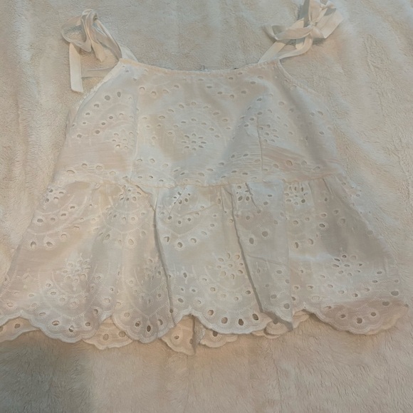 Super cute white tank top - Picture 1 of 1